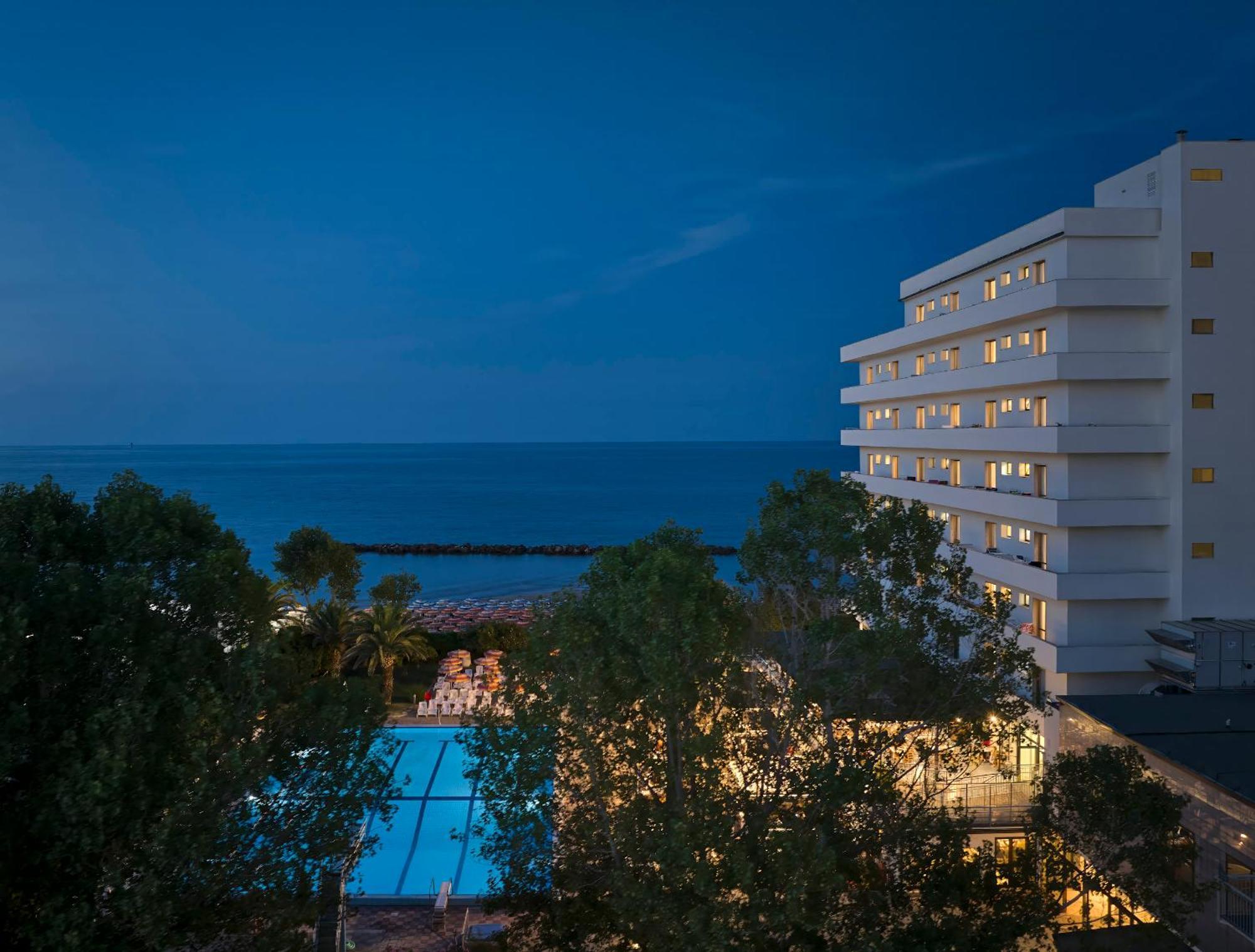 Montesilvano Marina Serena Majestic Residence المظهر الخارجي الصورة